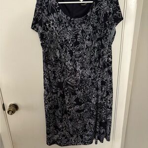 Roz & Ali Floral Navy and White Dress